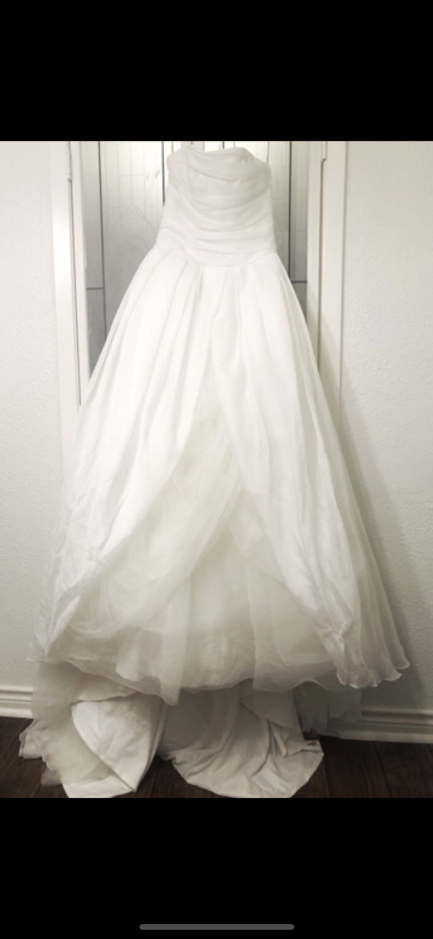 Vera Wang Wedding Dress 