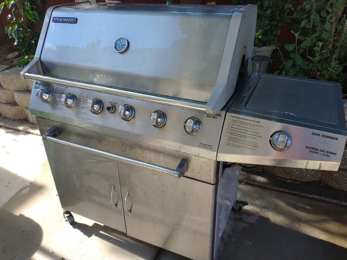 BEAUTIFUL BRINKMAN BBQ GRILL