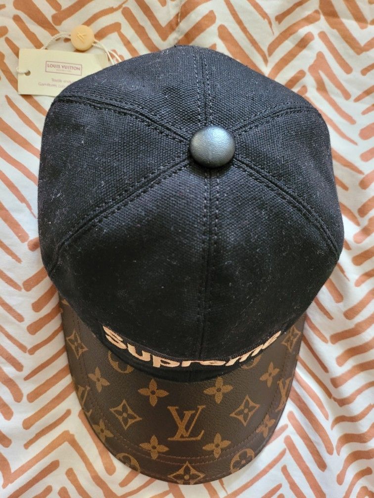 LOUIS VUITTON HAT CAP....SUPREME.