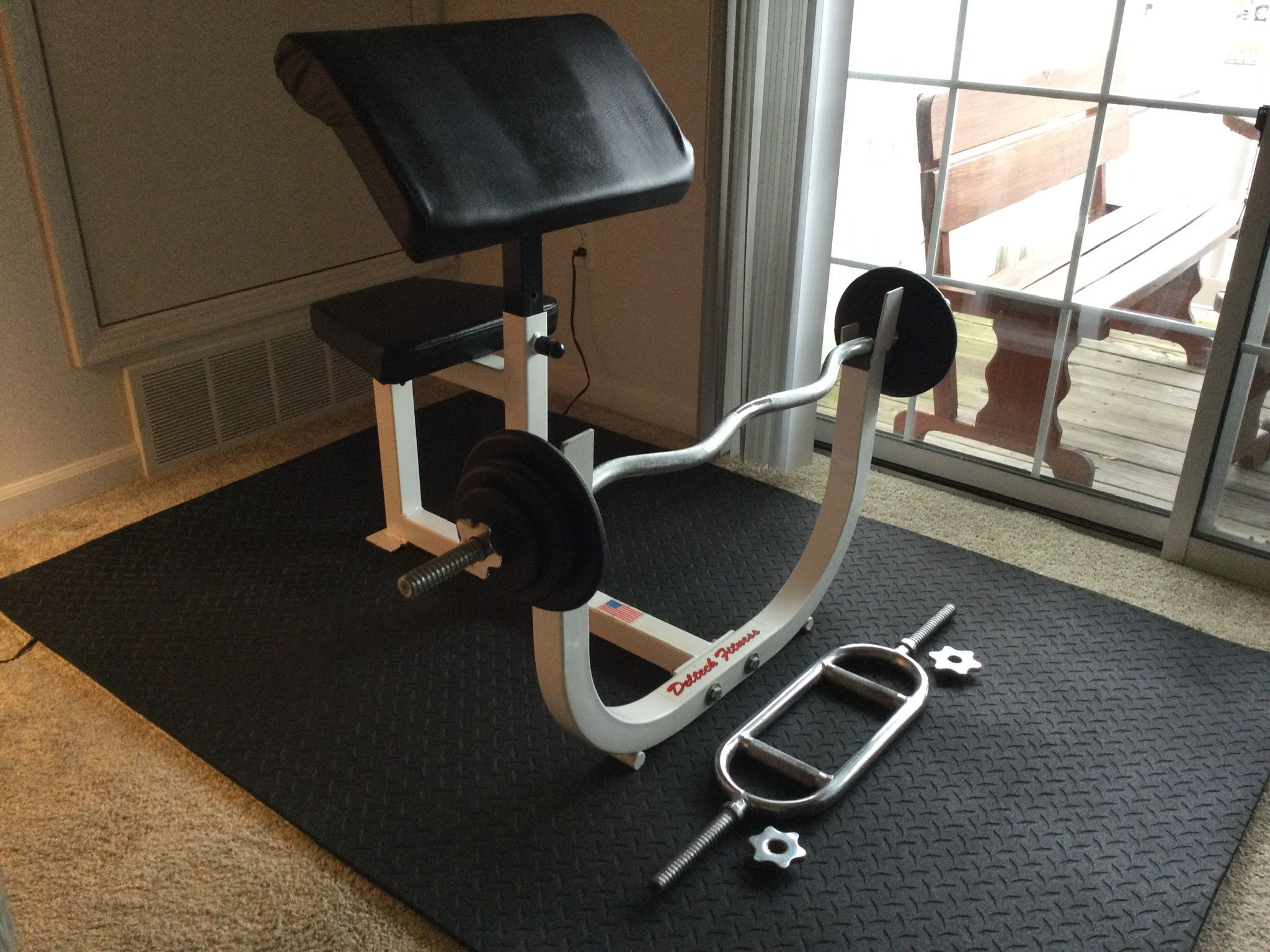 Preacher Curl Weight Bench With 2 Barbells And Standard Weights