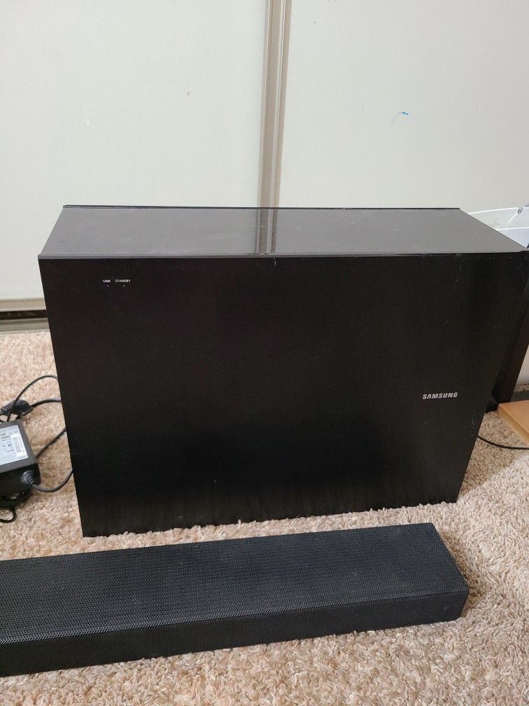 Samsung Soundbar with Subwoofer