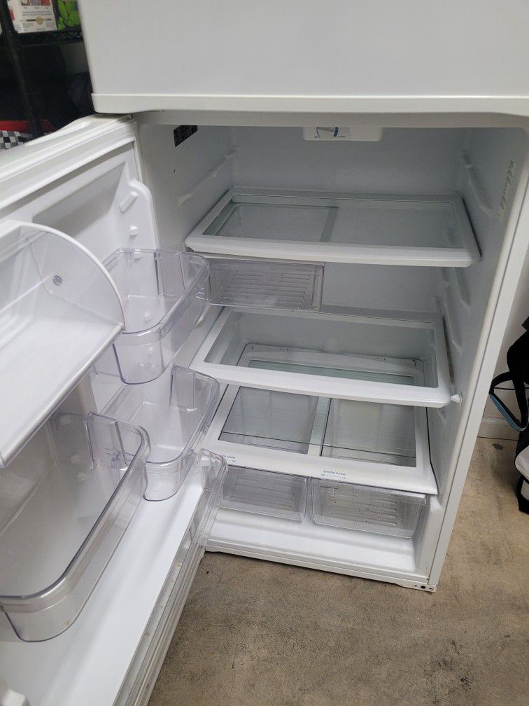 Whirlpool Refrigerator Must Go Good Condition 