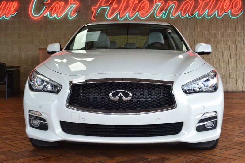 2017 INFINITI Q50 HYBIRD AWD ** ONE OWNER ** 8000 MILES ONLY ** LOADED ** LIKE BRAND NEW **