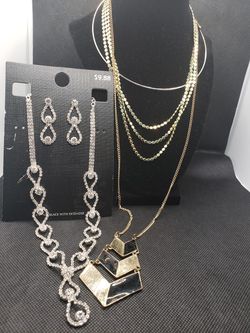 Vintage Bundle Jewelry. GREAT PRICE!!  Beautiful pieces and matching colors, The bundle is in good wearable condition, some Items are NEW, PLease cont Thumbnail