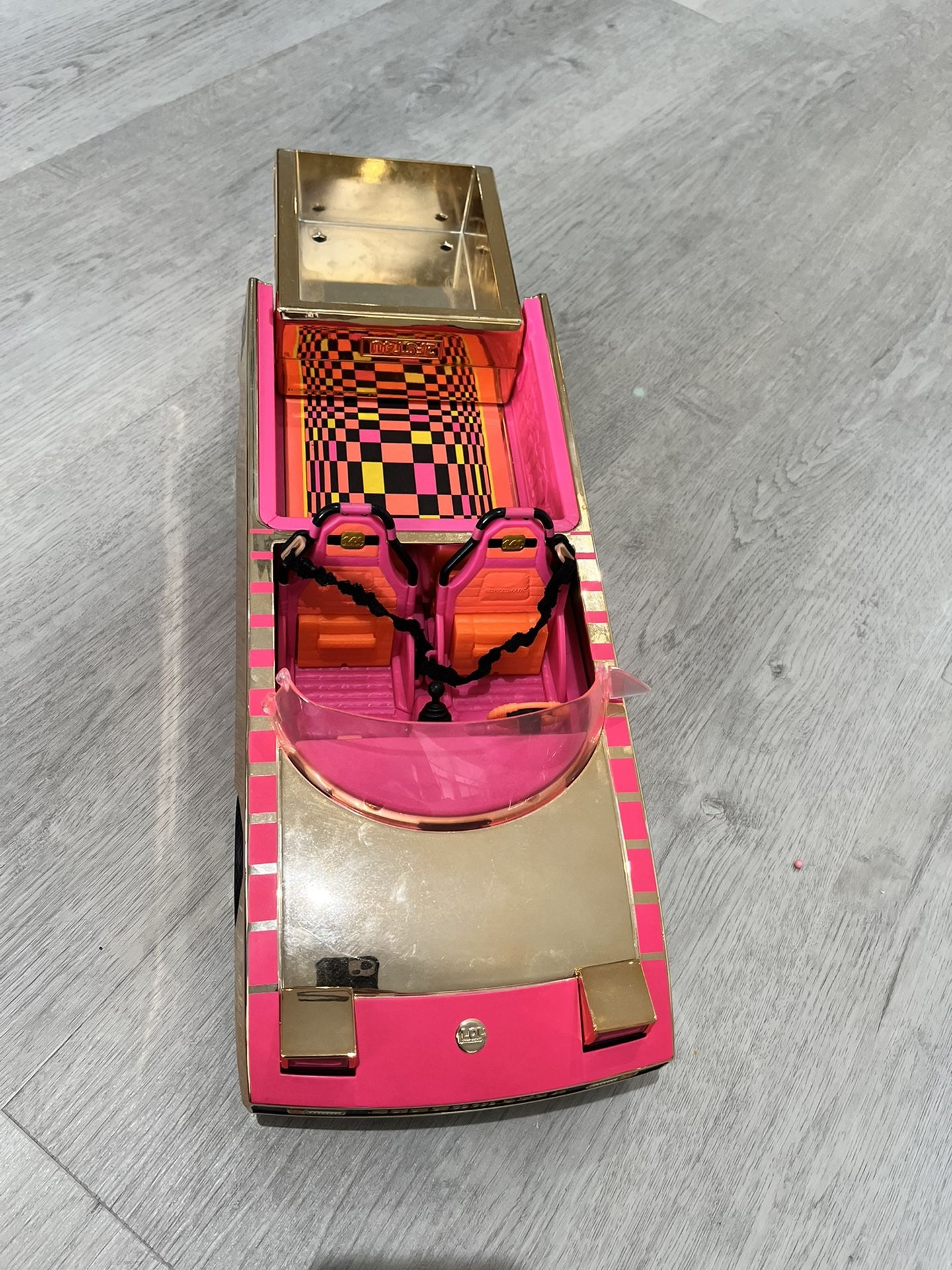 LOL Surprise Car Pool Coupe with Surprise Pool Dance Floor Headlights Work
