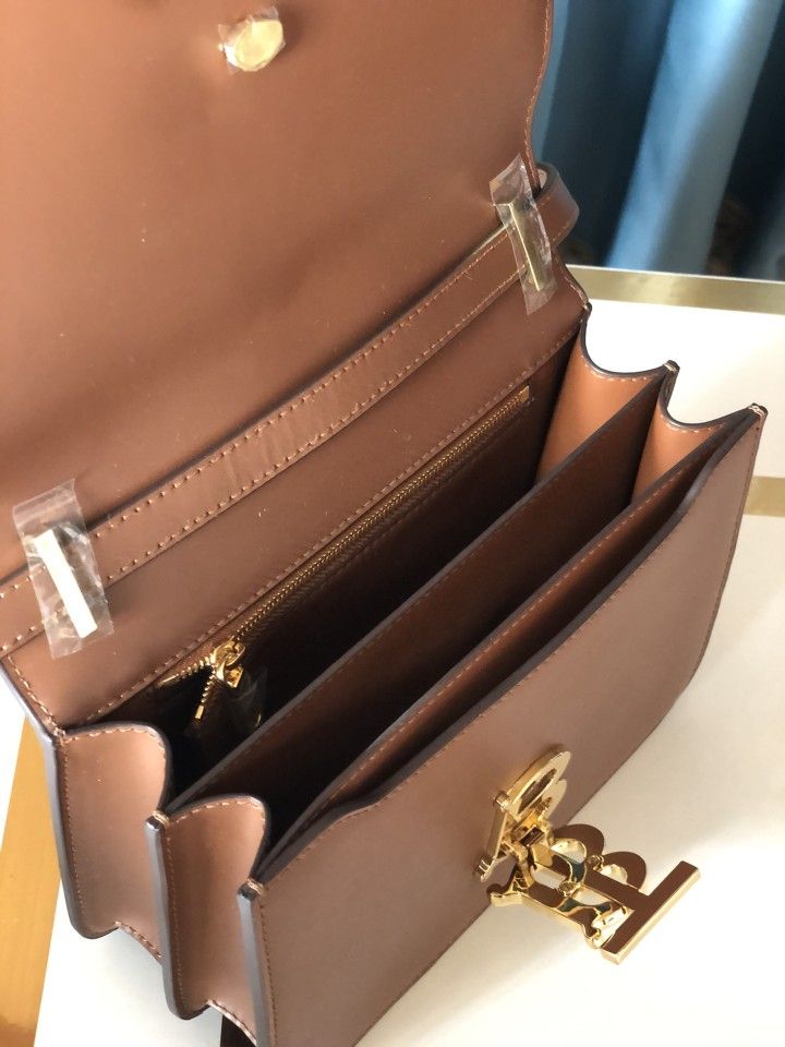 Burberry TB Brown Bag 21x6x16cm