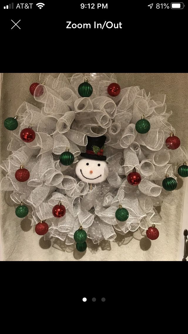Deco mesh light up wreath