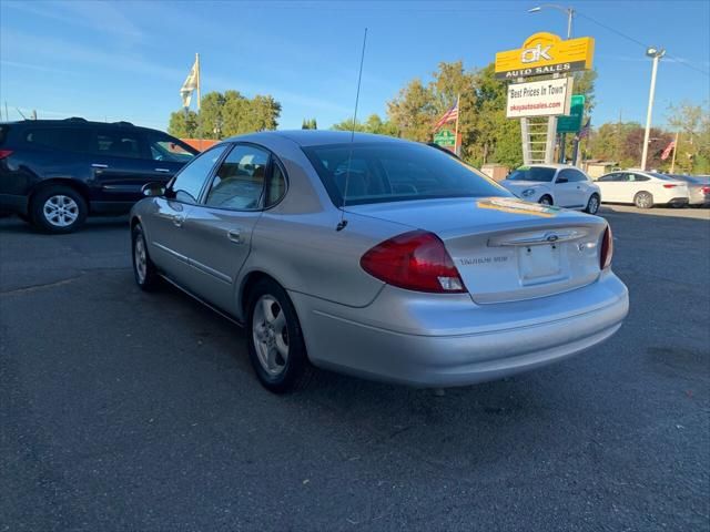 2003 Ford Taurus