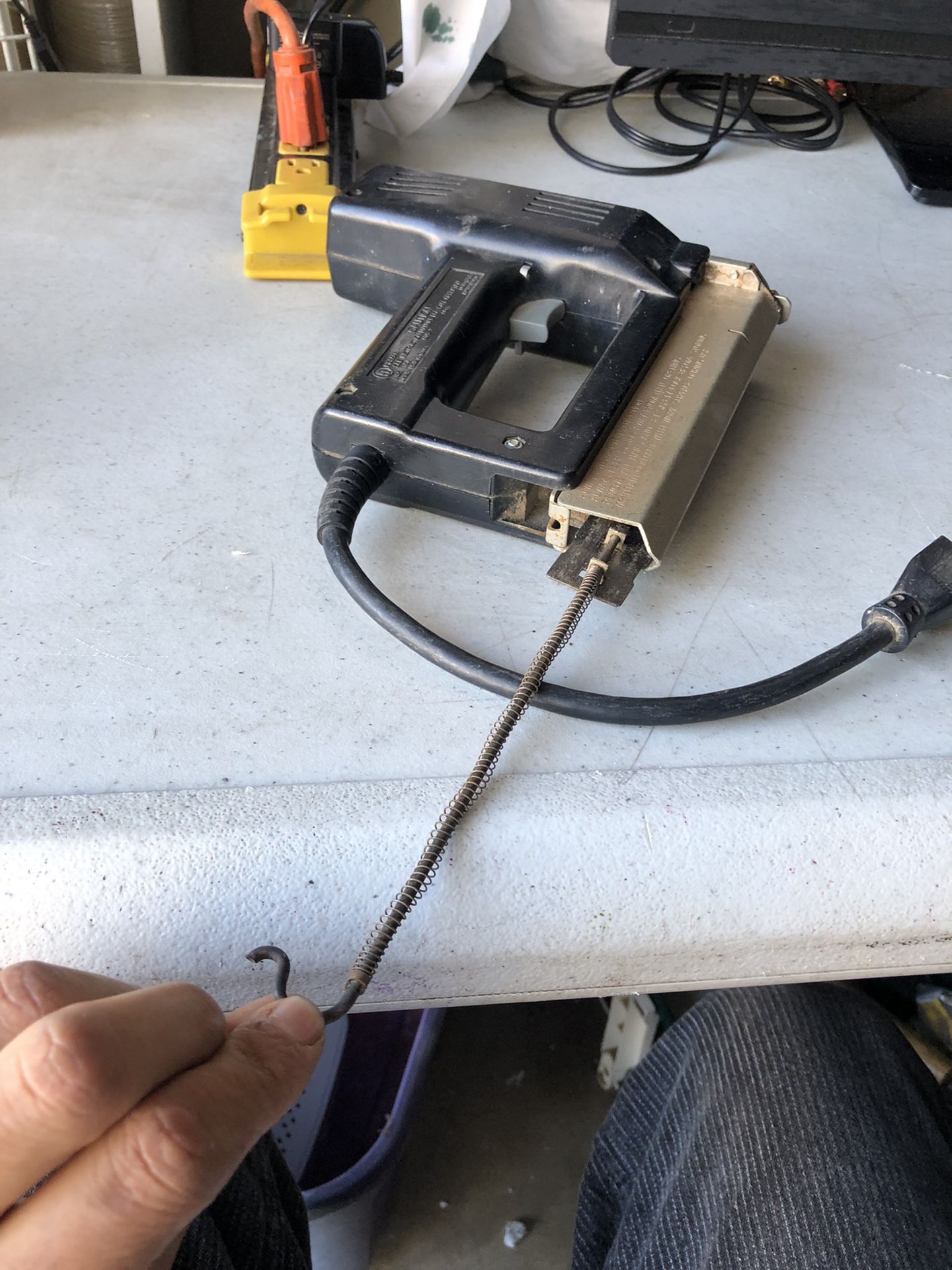 PRICE IS FIRM Swingline Electric Nail Gun Nailgun 32003 25 You are more than welcome to test the item before you pay us. BRING YOUR OWN NAILS.