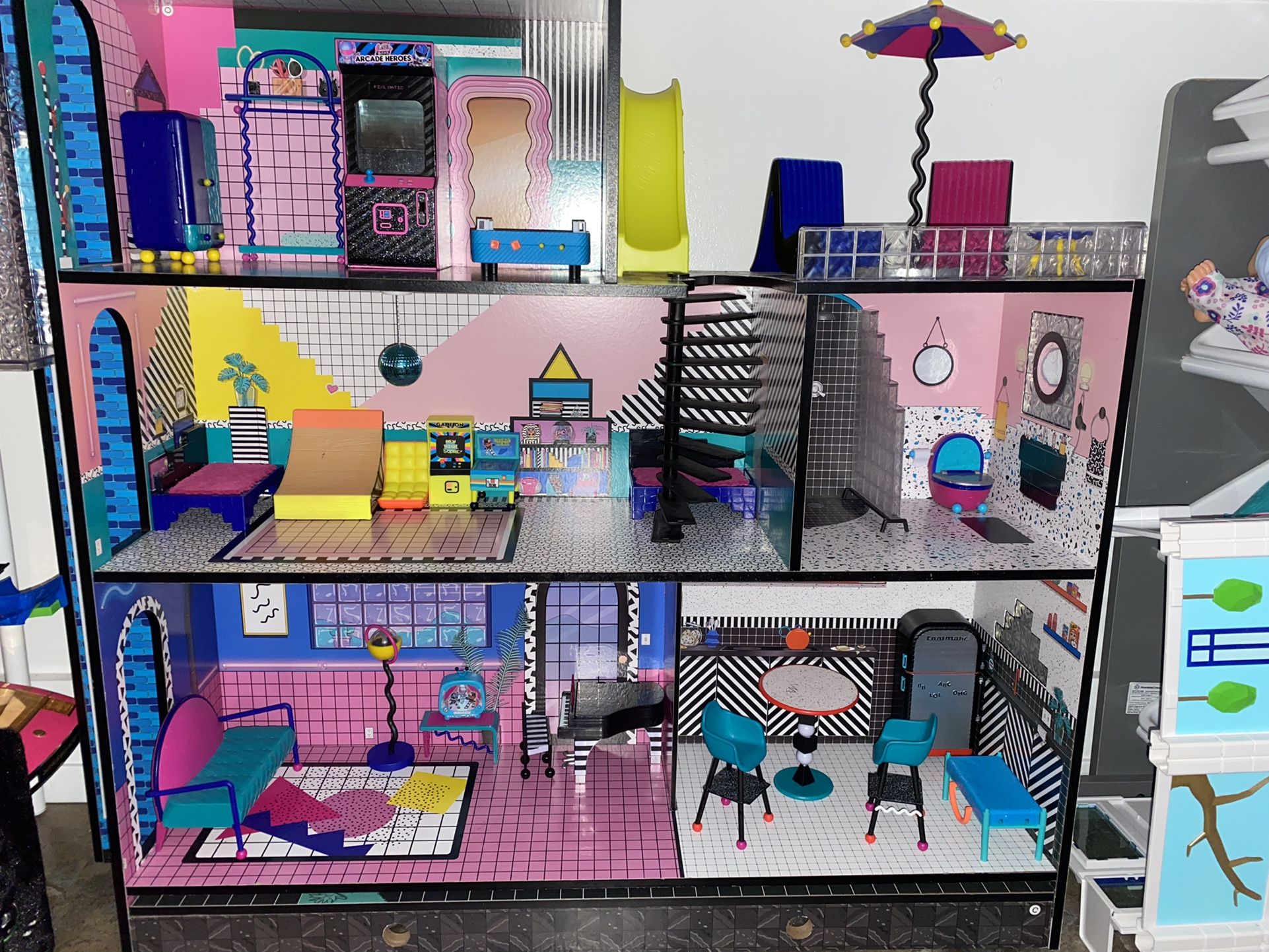 LOL House, Club House, “Glamper” & Car