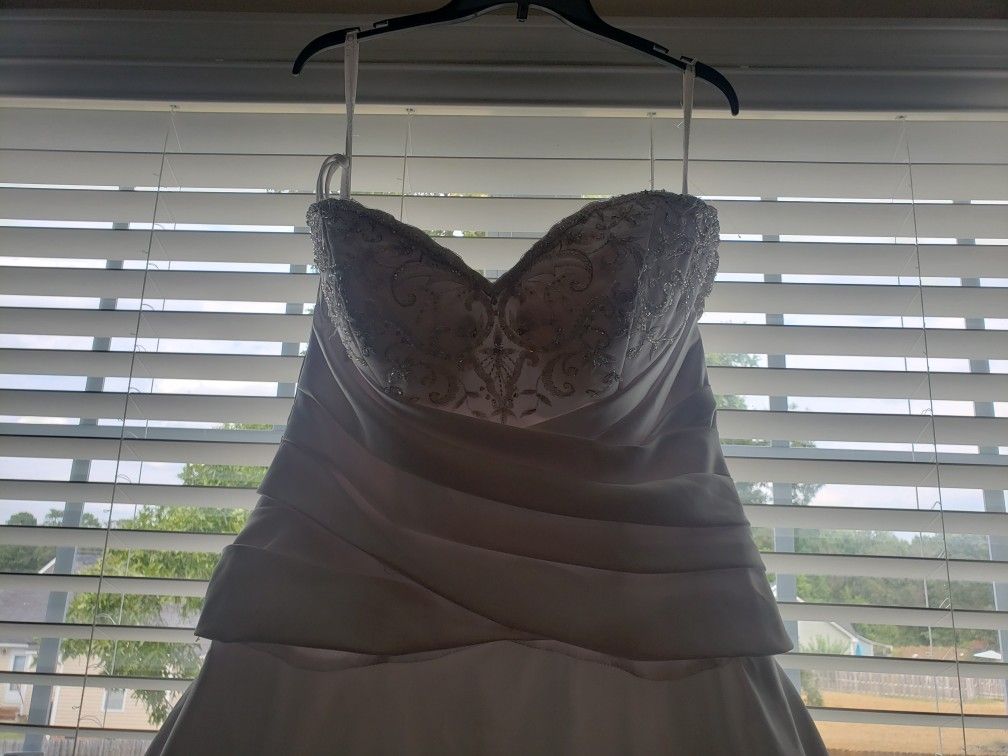 Brand New Wedding Dress Size 16
