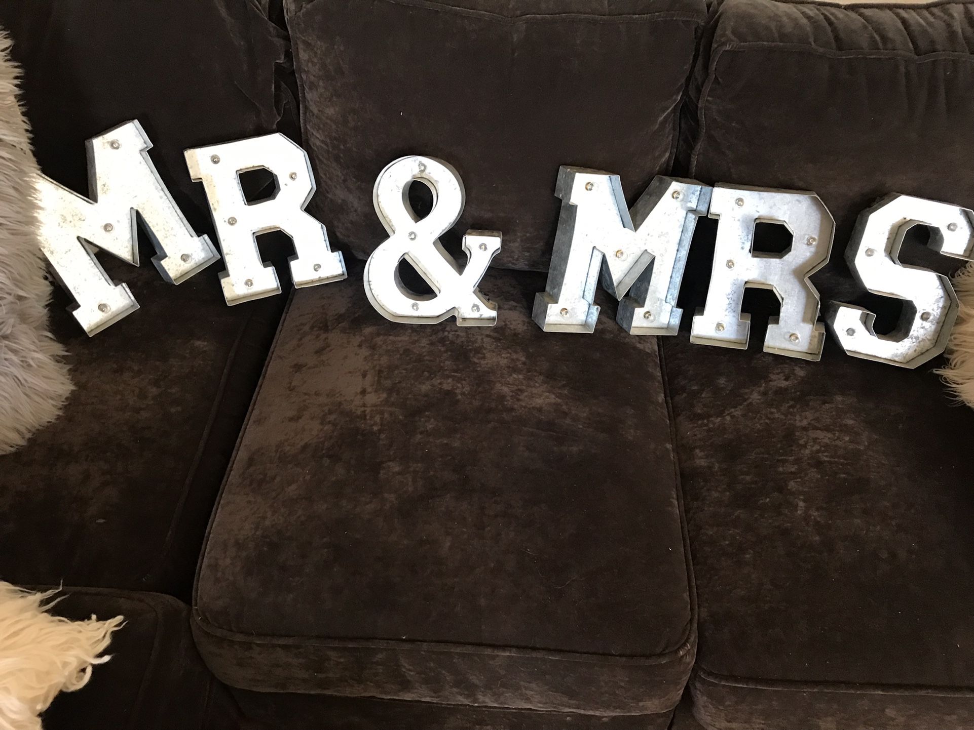 Mr & Mrs Rustic Sign