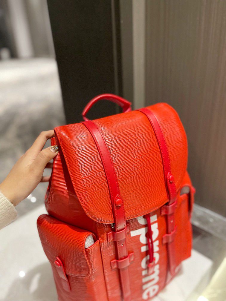 Louis Vuitton x Supreme Red Blackpack 33x44cm