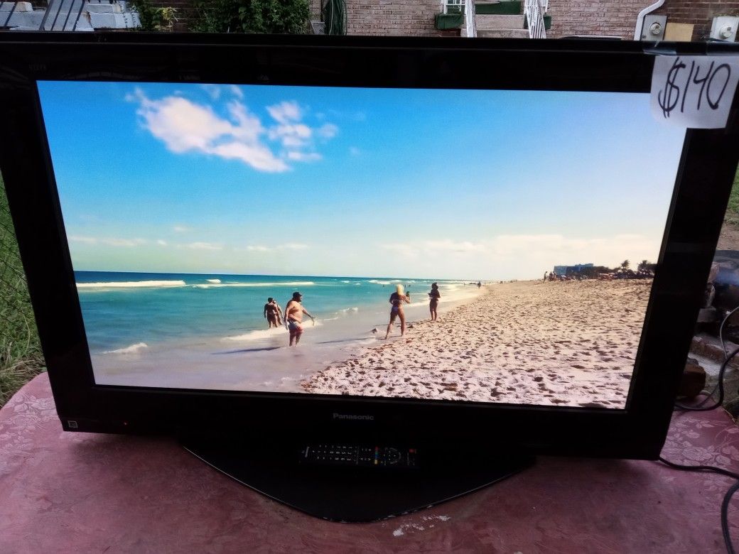 Panasonic 42" TV With Remote And HDMI Ports
