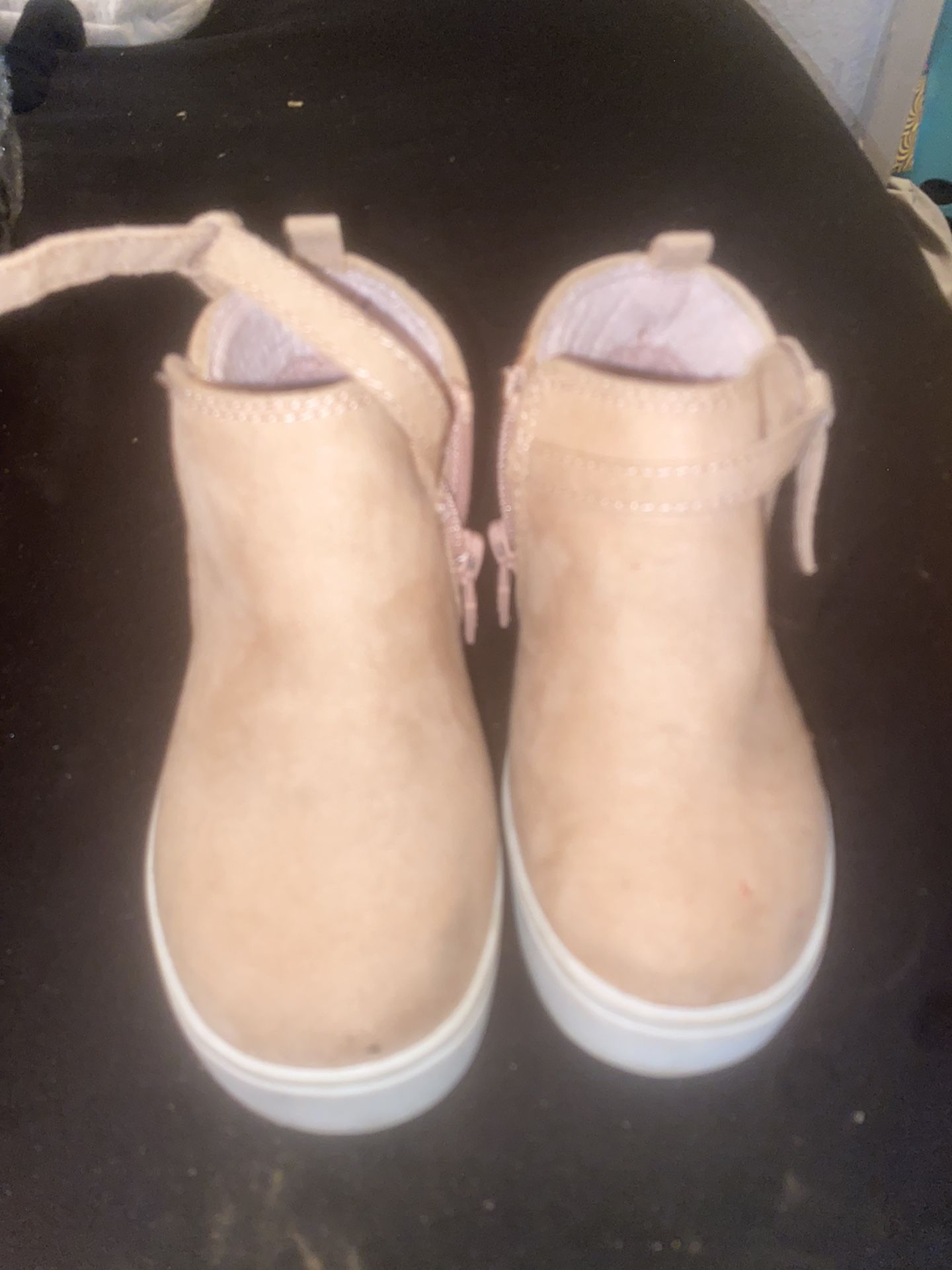 7c Girls Boots With A Little Heel