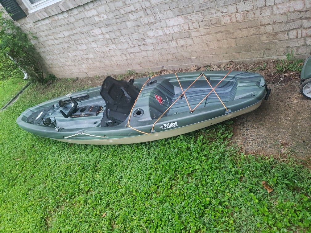 Kayaks Pelican and Perception
