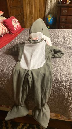 Size med toddler shark costume Thumbnail