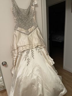 Beautiful wedding dress brand new size 6 to 8 Thumbnail