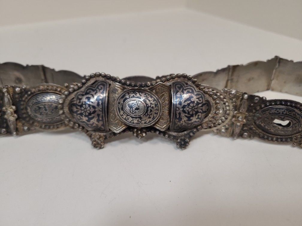 Silver Metal Belt HELP please Age ?