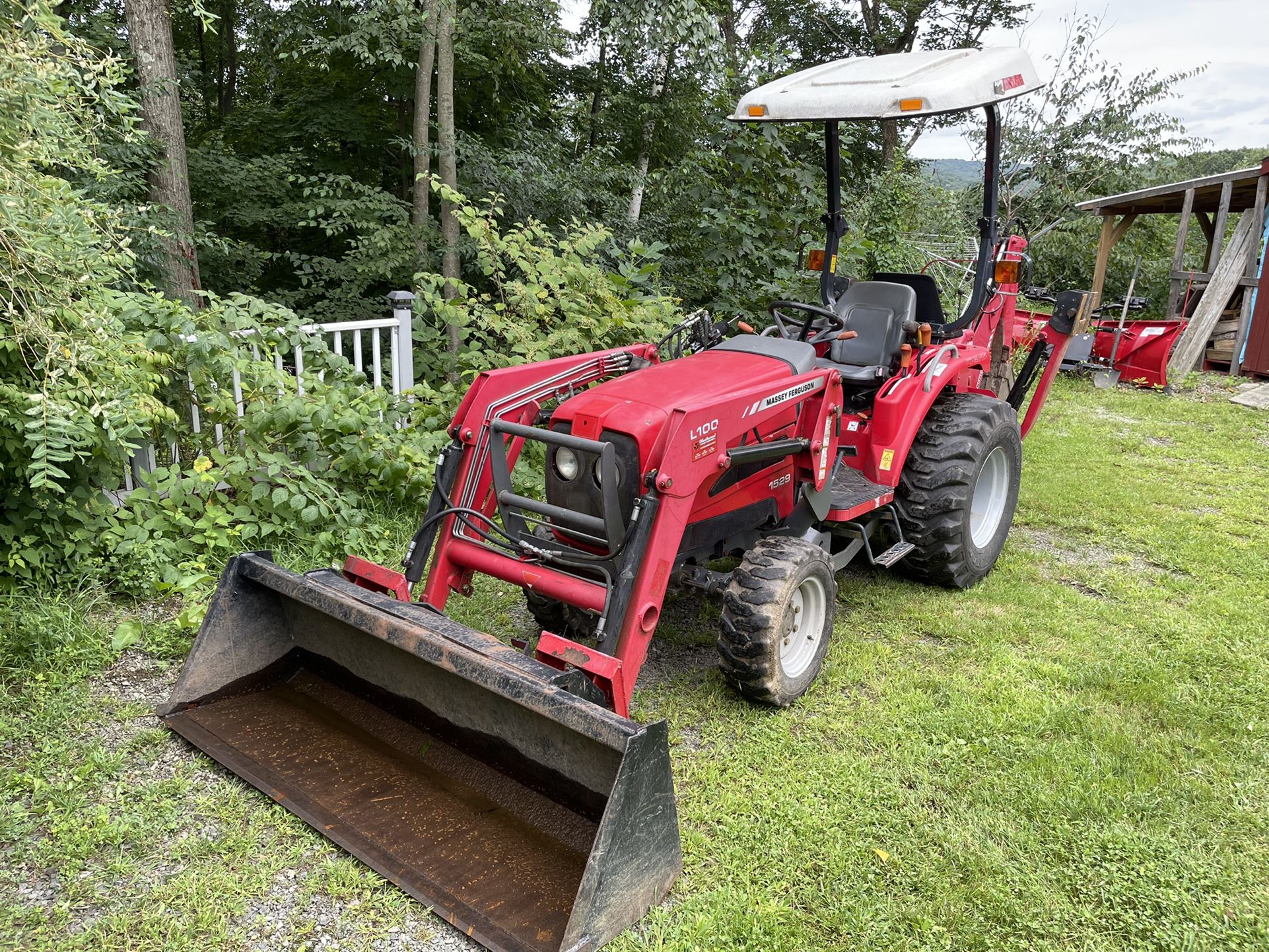 Tractor /backhoe
