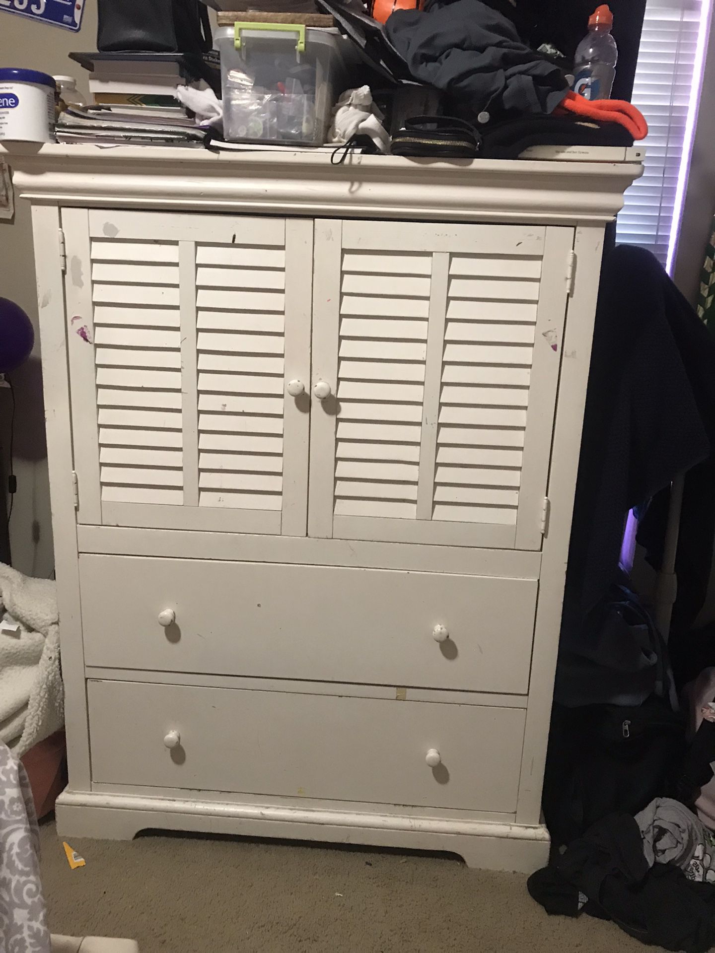 Dresser/cabinet 
