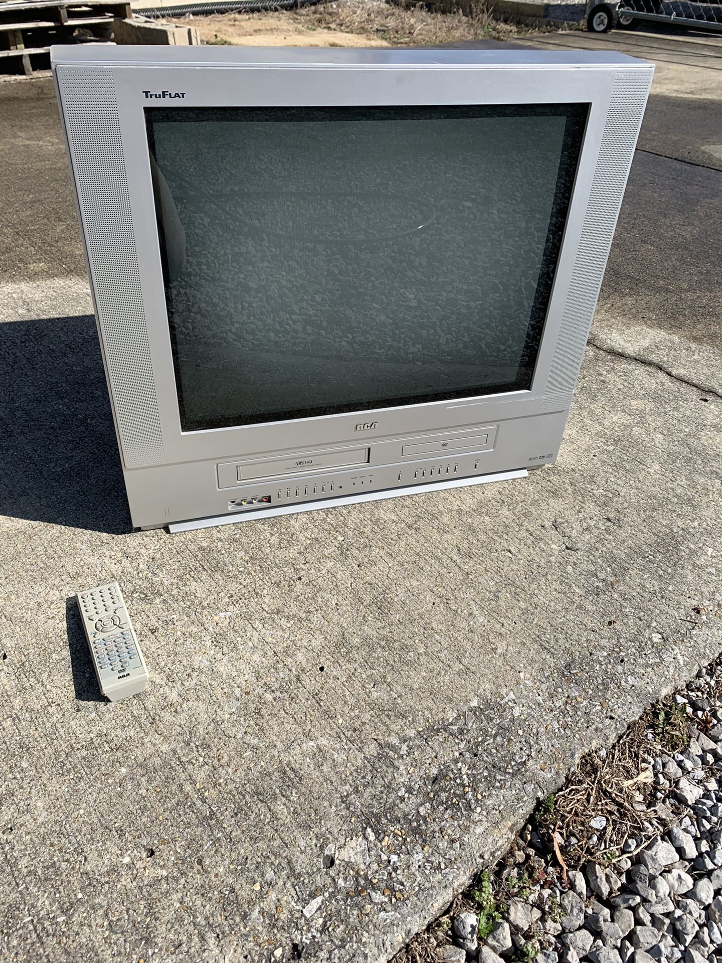 Rca Truflat 24 Tv Vhs Dvd Combo For Sale In Mountain Brook Al Offerup