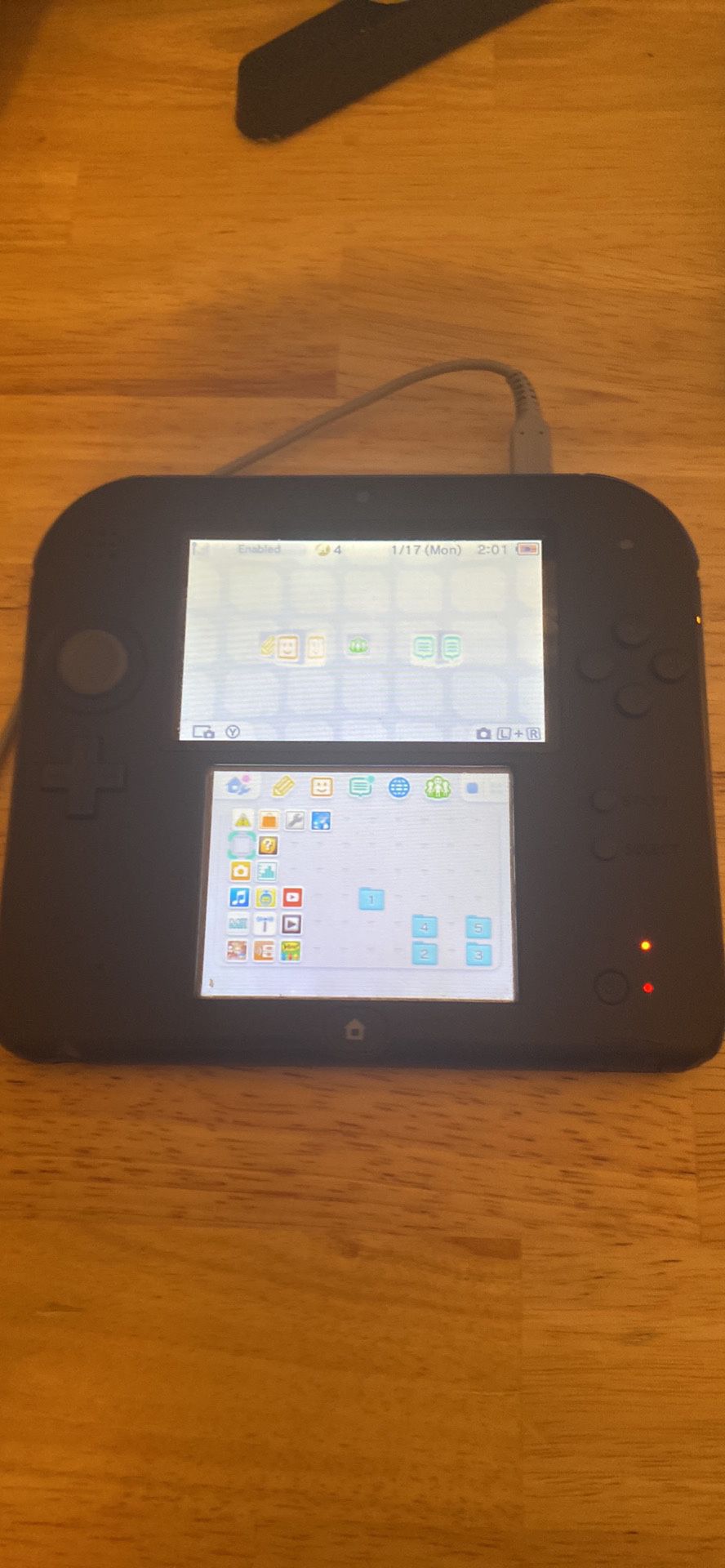 NINTENDO 2DS (INCLUDES CASE, STYLUS, CHARGER, AND 10 GAMES) PRICE IS NEGOTIABLE, READ DESCRIPTION!