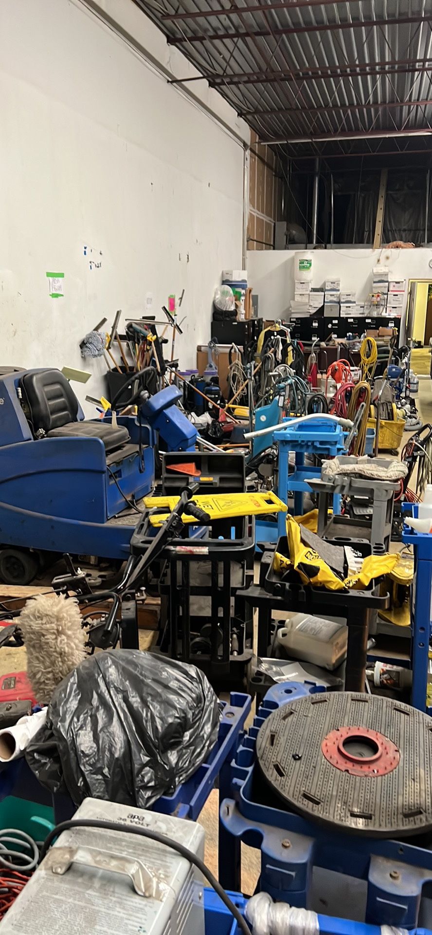 Huge Liquidation Sale Lots Of FREE ITEMS