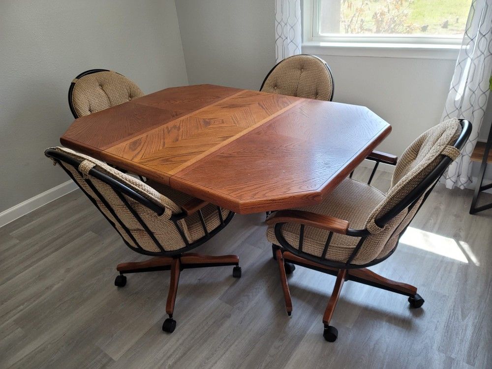 Solid Hardwood Table w/Removable Hardwood Leaf & 4x Cushioned Wheeled Chairs