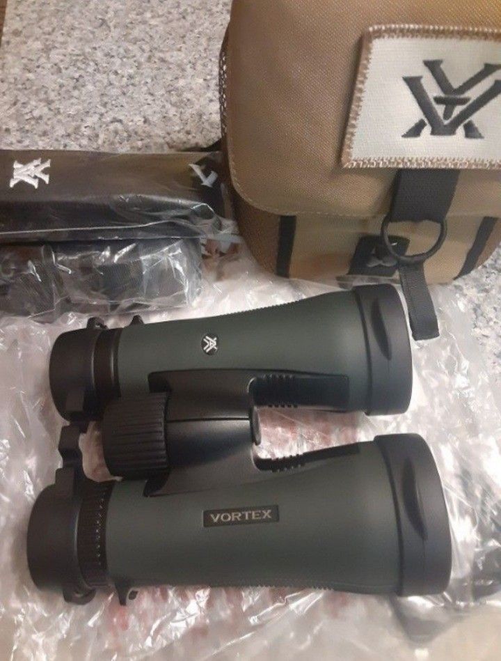 Vortex Diamondback HD 12x50 Binoculars