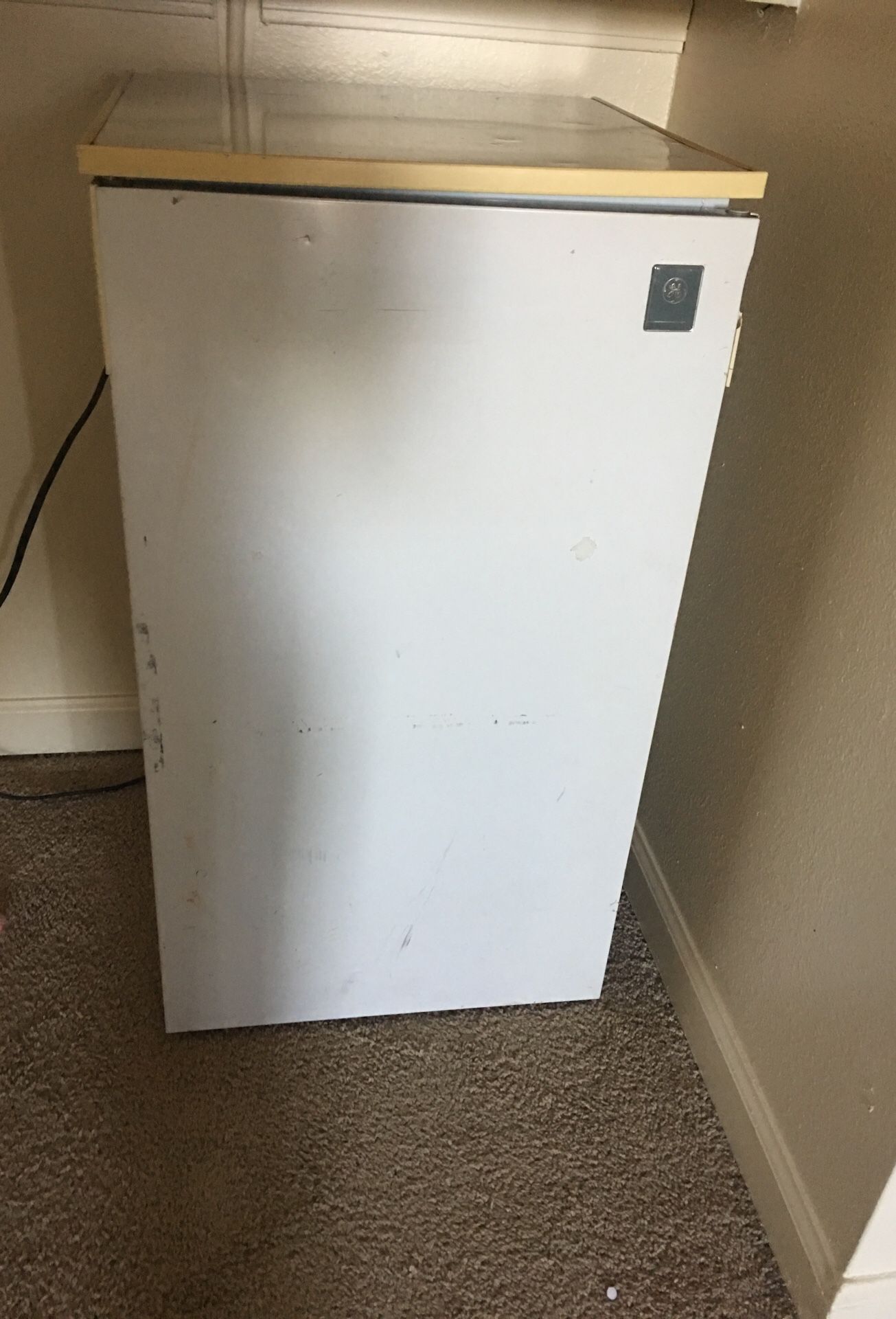 Mini fridge
