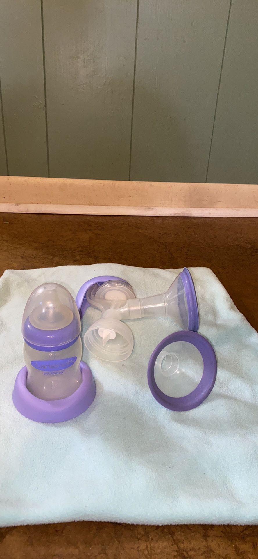 Lansinoh Manual Breast Pump