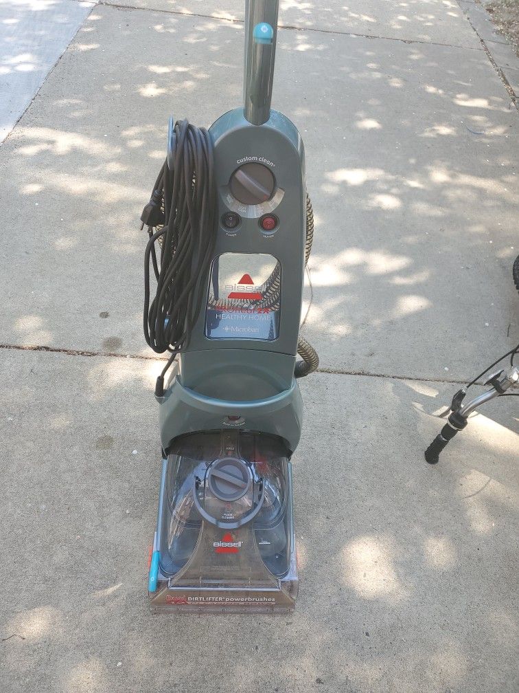 Almost brand new BISSELL PROheat 2x carpet Cleaner