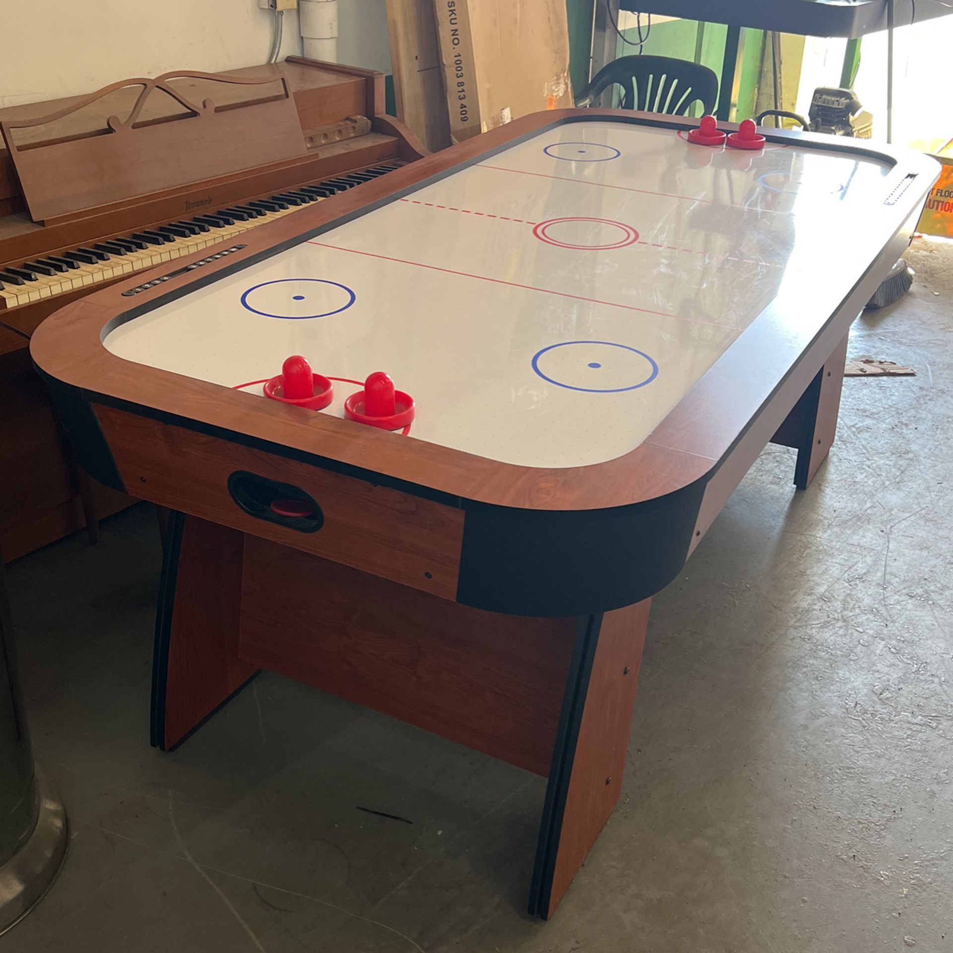 Air Hockey Game Table 7ft Long 42in Wide 
