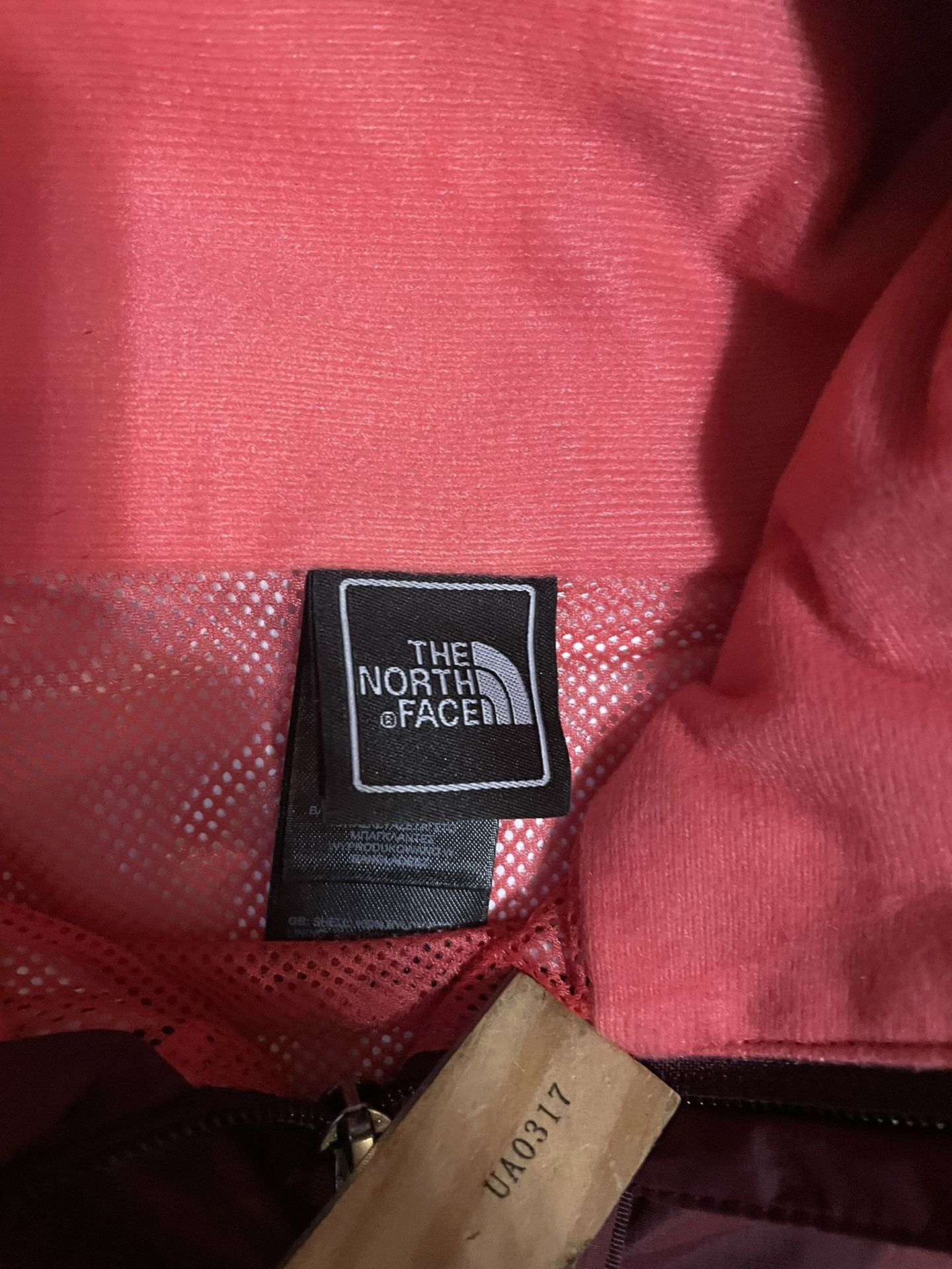 The North Face wind Breaker Jacket For Women’s