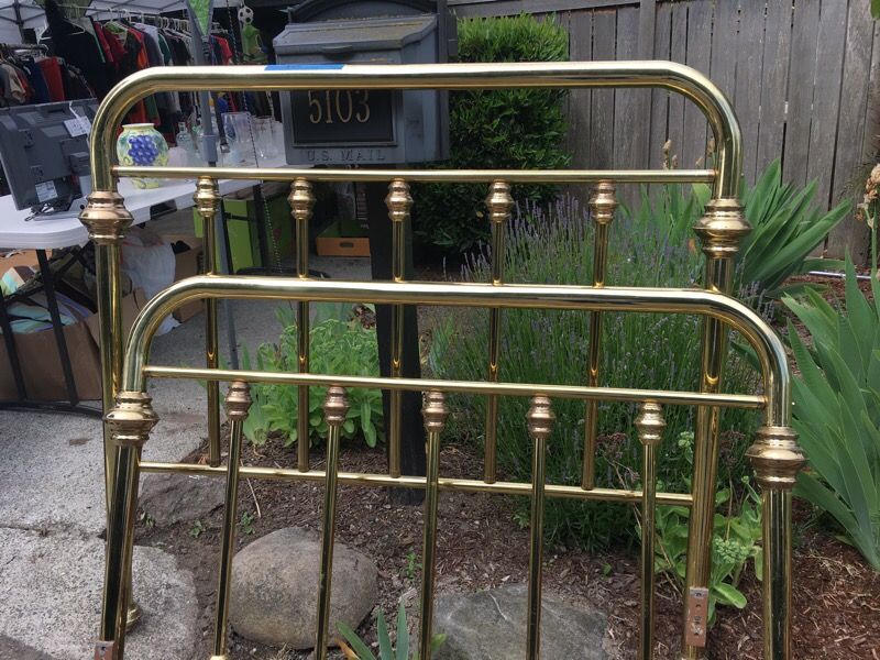 Full Sized Brass Headboard and Footboard for Sale in Seattle, WA OfferUp