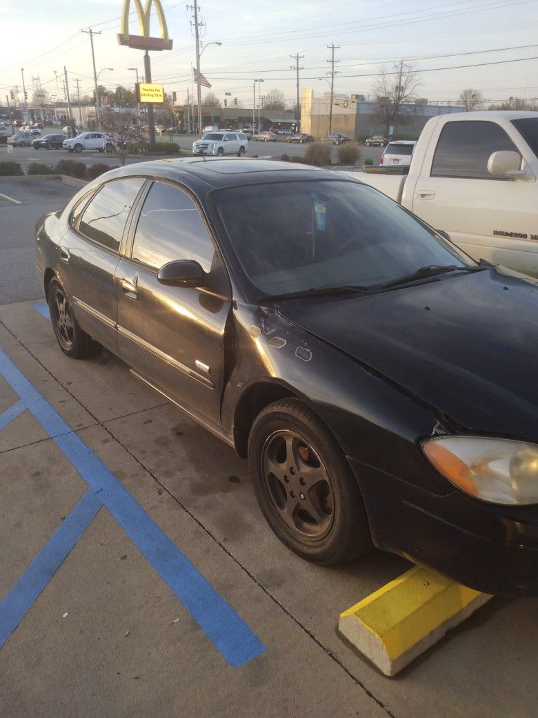 2003 Ford Taurus
