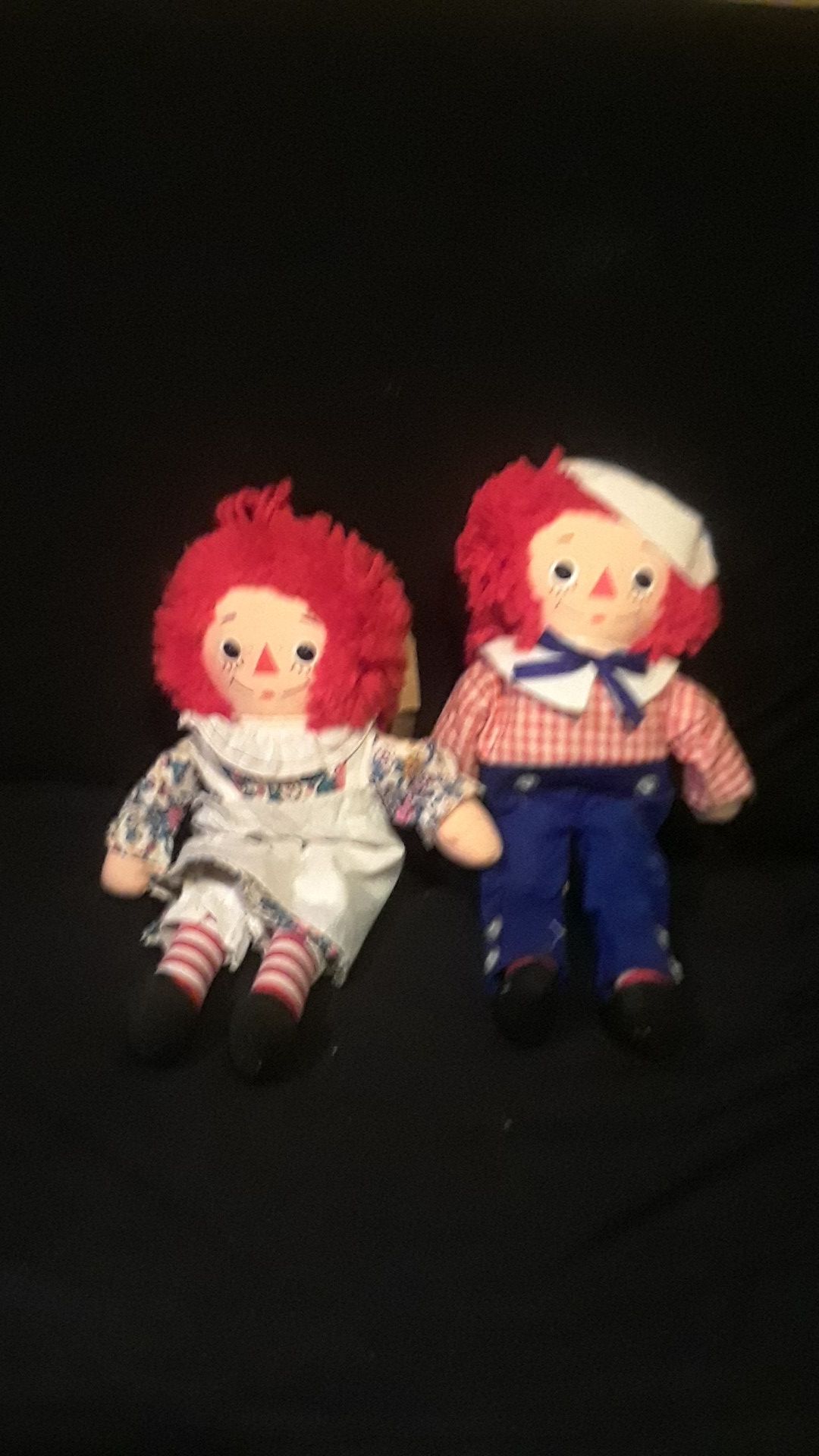 Raggedy Ann and Andy dolls
