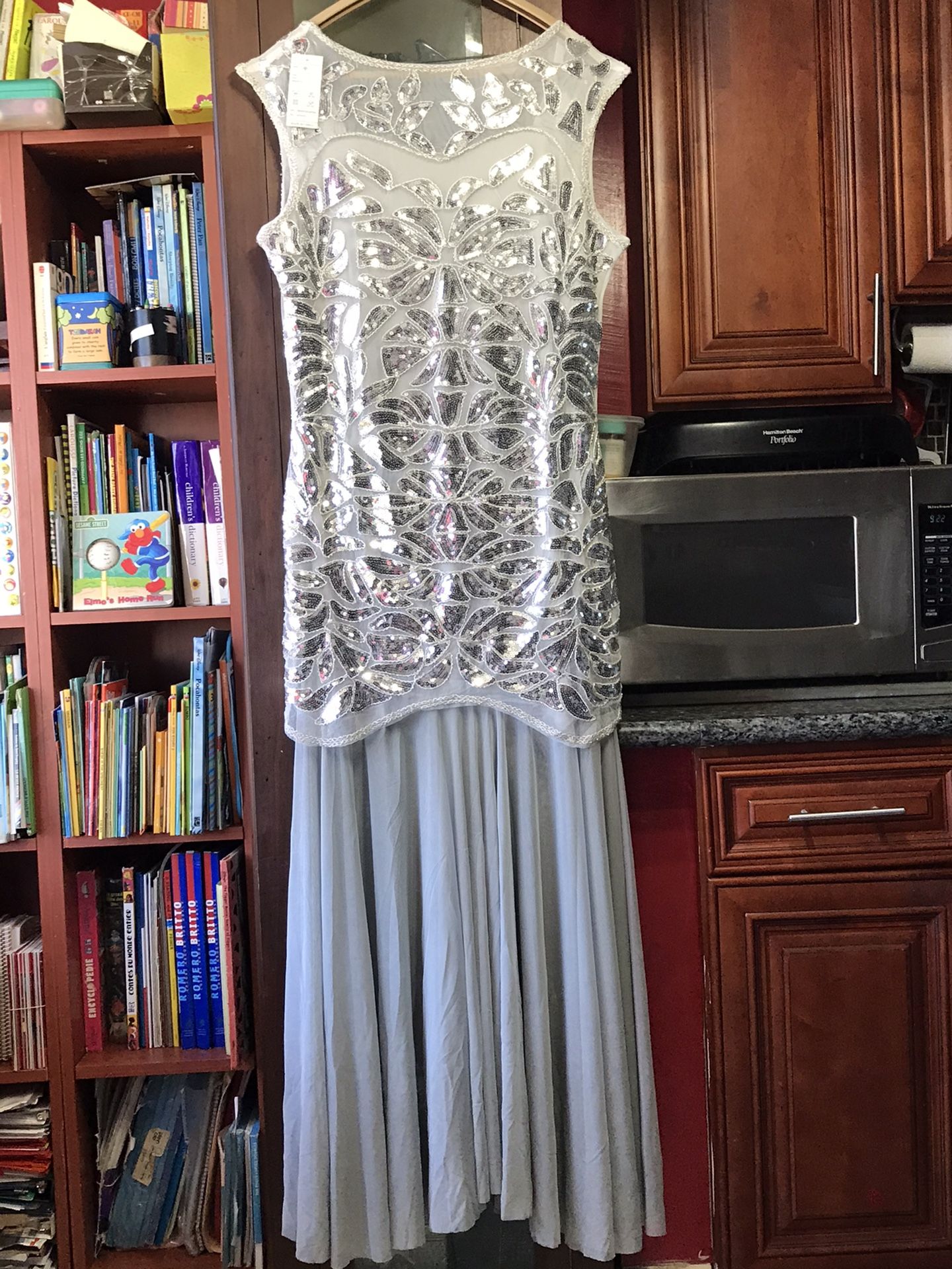 Beautiful NEW Long Silver sequins And Mesh Evening Party Prom Wedding Cruise Dress