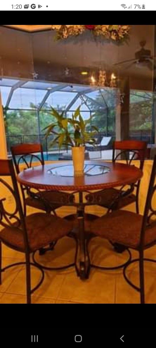 Dining room For Cher