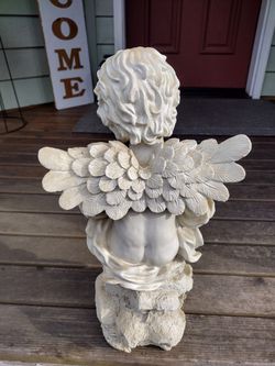 Cherub/Angel With Large Clam Shell Yard Art  Thumbnail
