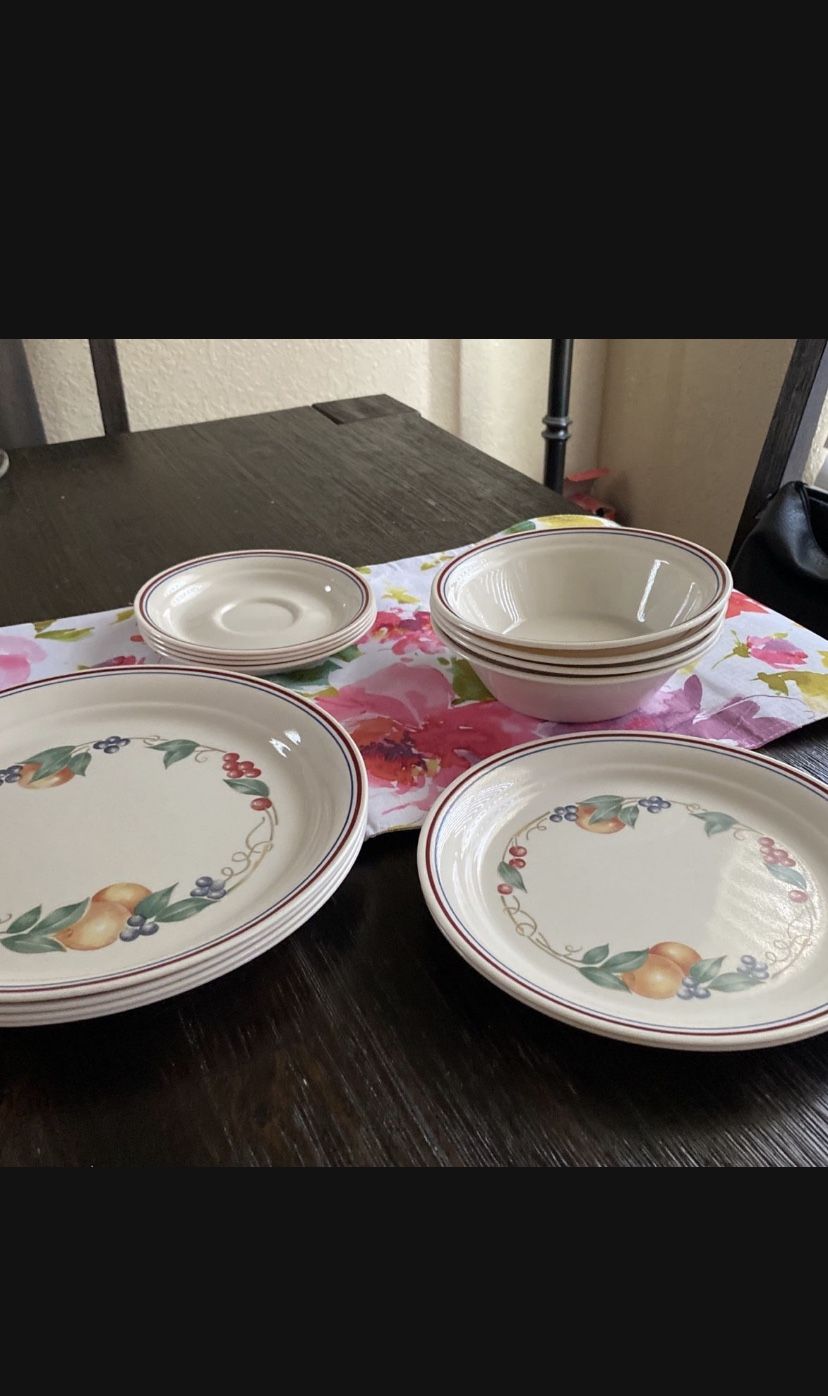 Corelle/Corningware 20 Pc. Set