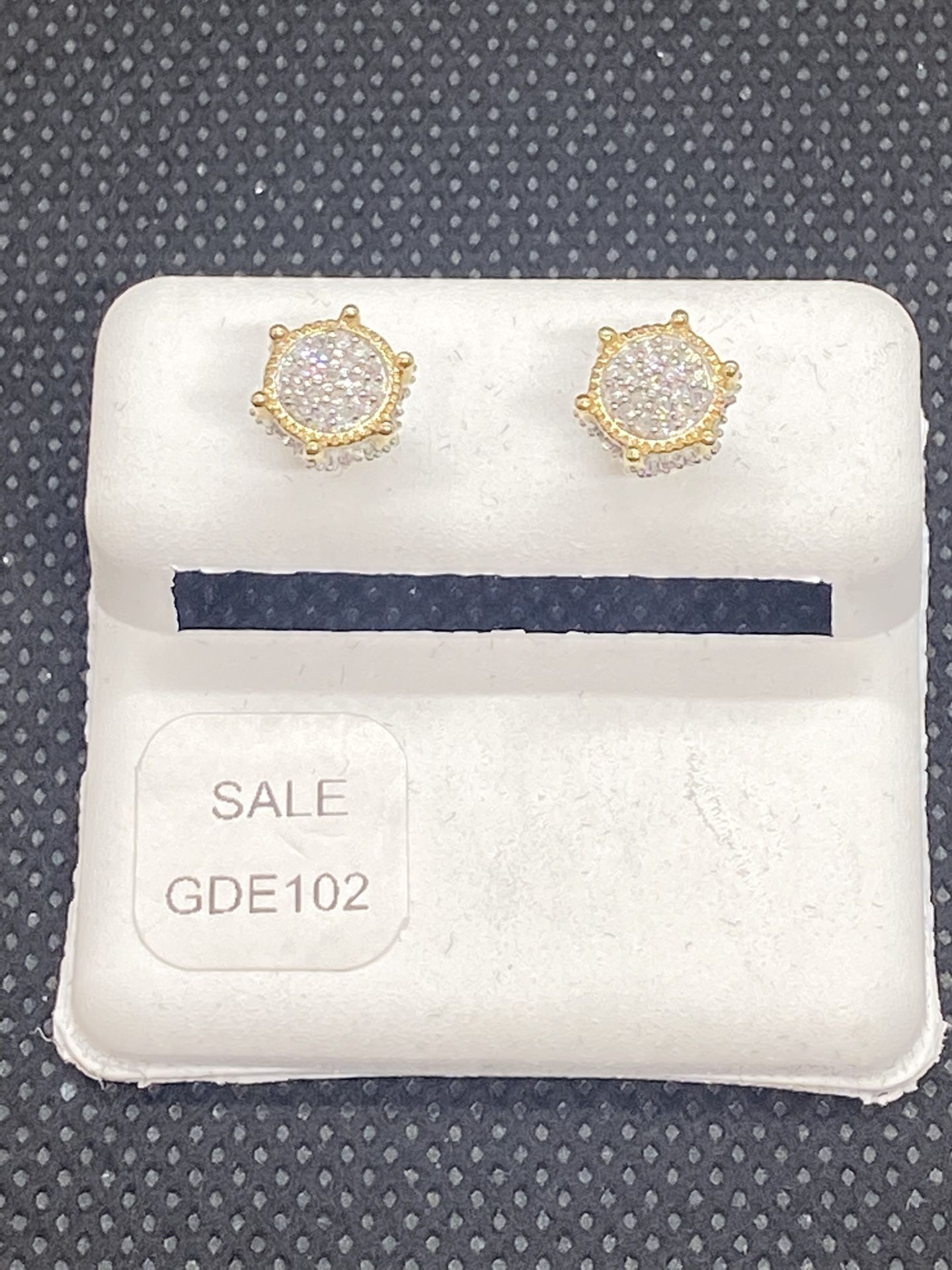 10KT GOLD AND DIAMOND EARRINGS OF 0.25 CTW AVAILABLE ON SPECIAL SALE 