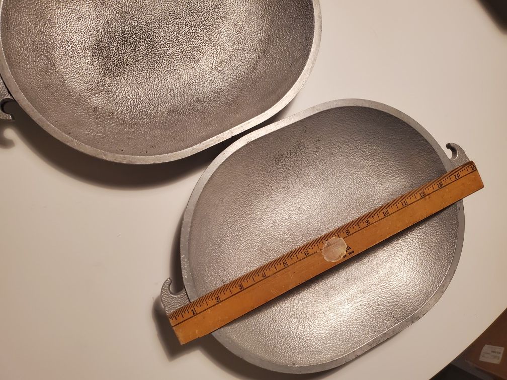 2 Vintage Aluminum Service General cookware