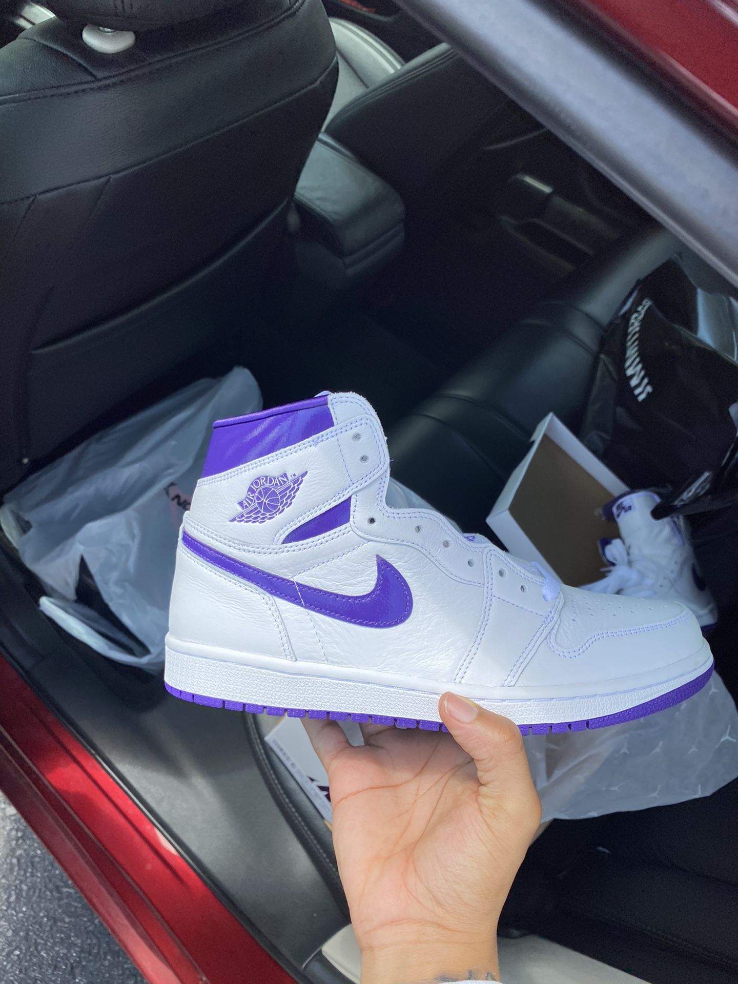 Air Jordan 1 High OG Court Purple 
