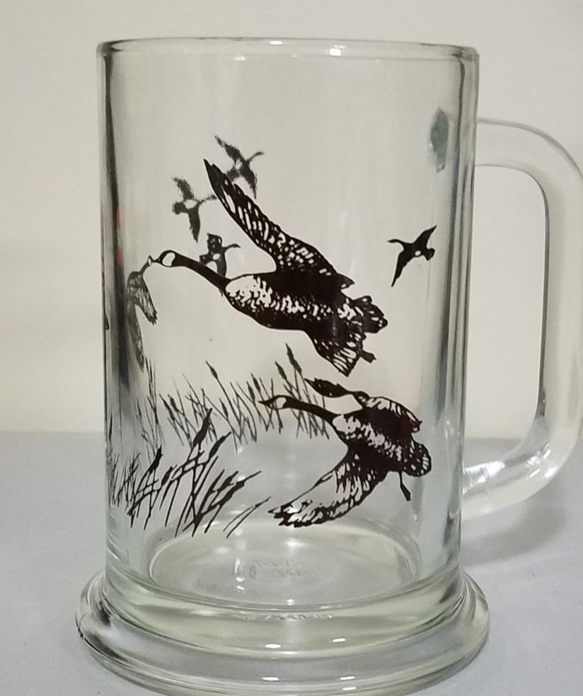 Avon 1982 Canadian Geese Goose Hunting Beer Mug Glass Stein 5.25" Vintage