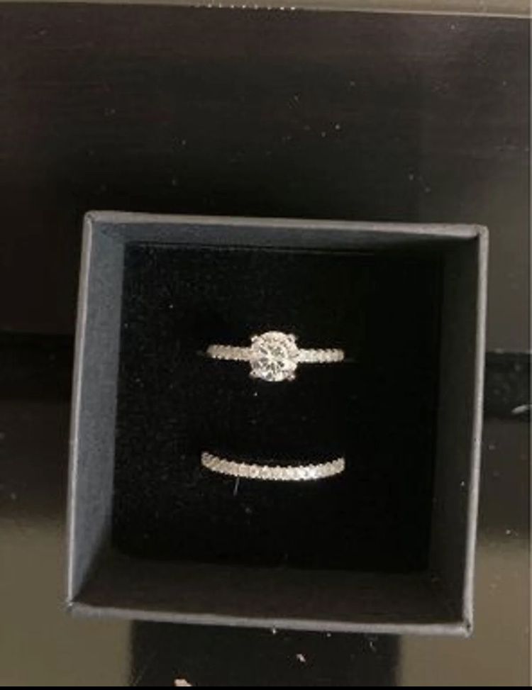 Size 10 // 1.75 simulated diamond center stone // 925 sterling solitaire bridal set // NEVER WORN