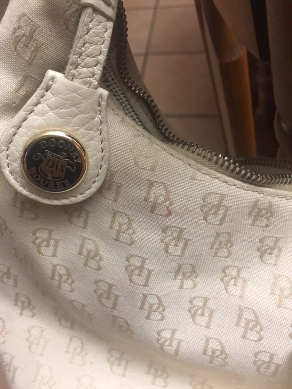Small Dooney and Bourke purse