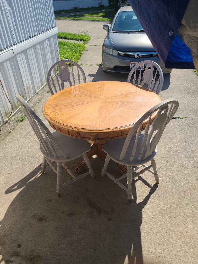 Kitchen Table And 4 Chairs- Refer To Pics