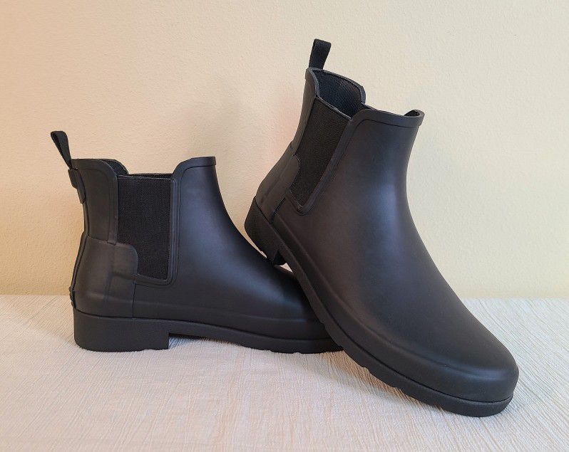 HUNTER REFINED CHELSEA Rain Short Boots + Fur Insole Sz 10 Women’s Black Worn Once